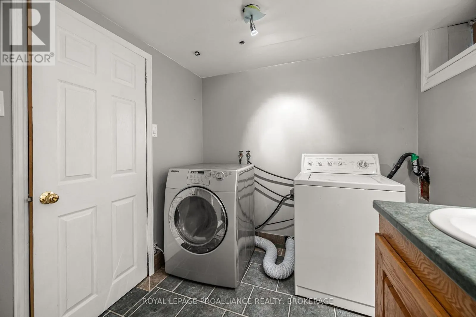 42 WYCLIFFE CRESCENT