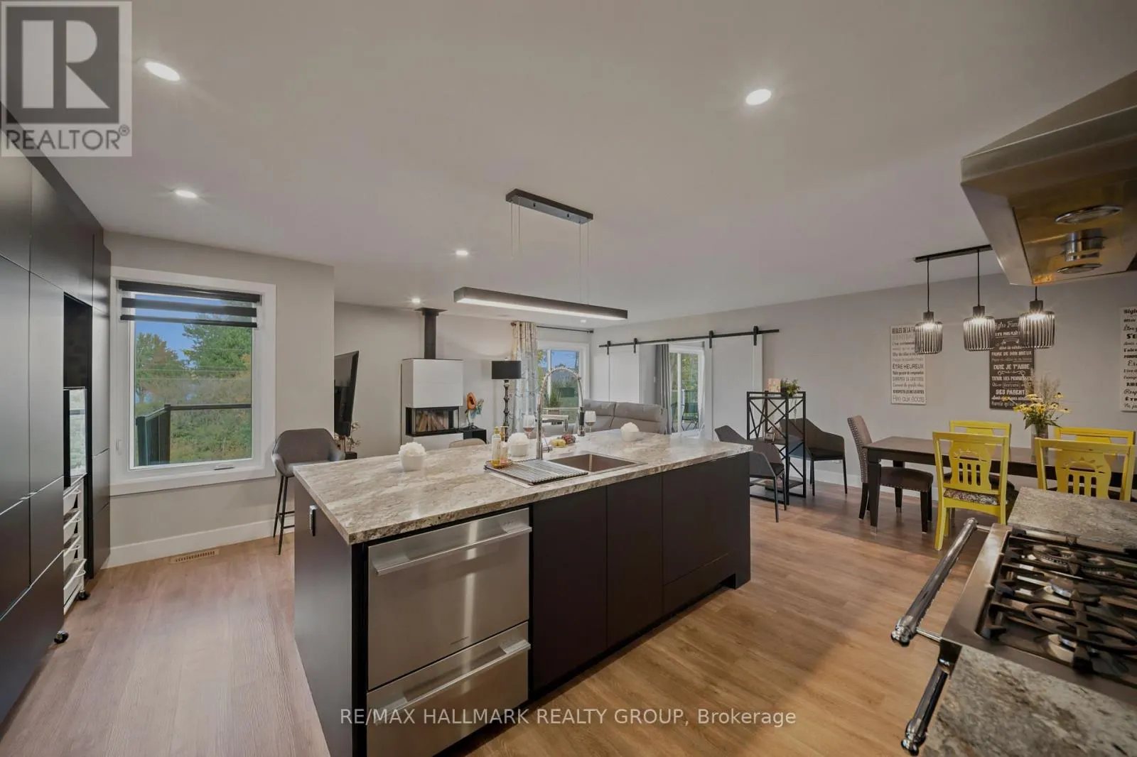 3515 FRONT ROAD E