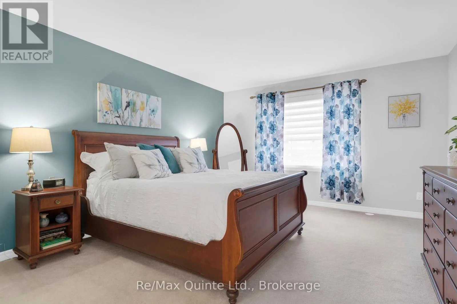 5 HICKORY COURT