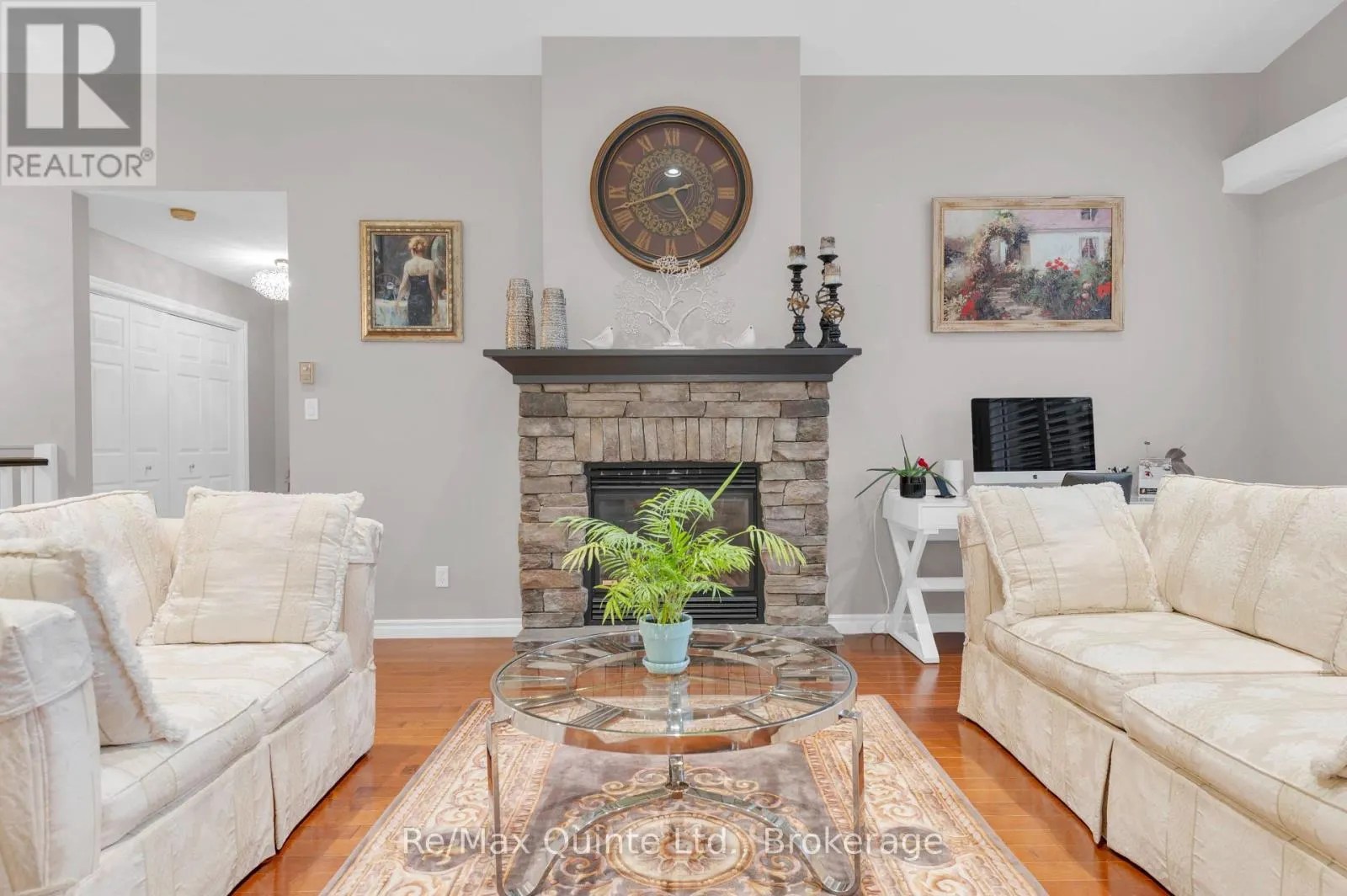 5 HICKORY COURT