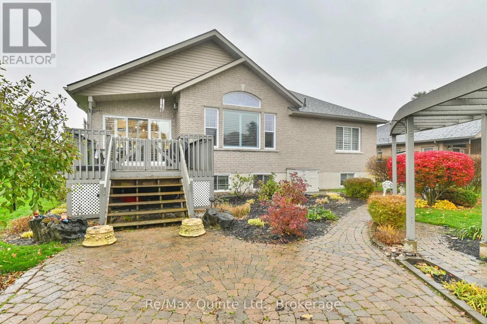5 HICKORY COURT