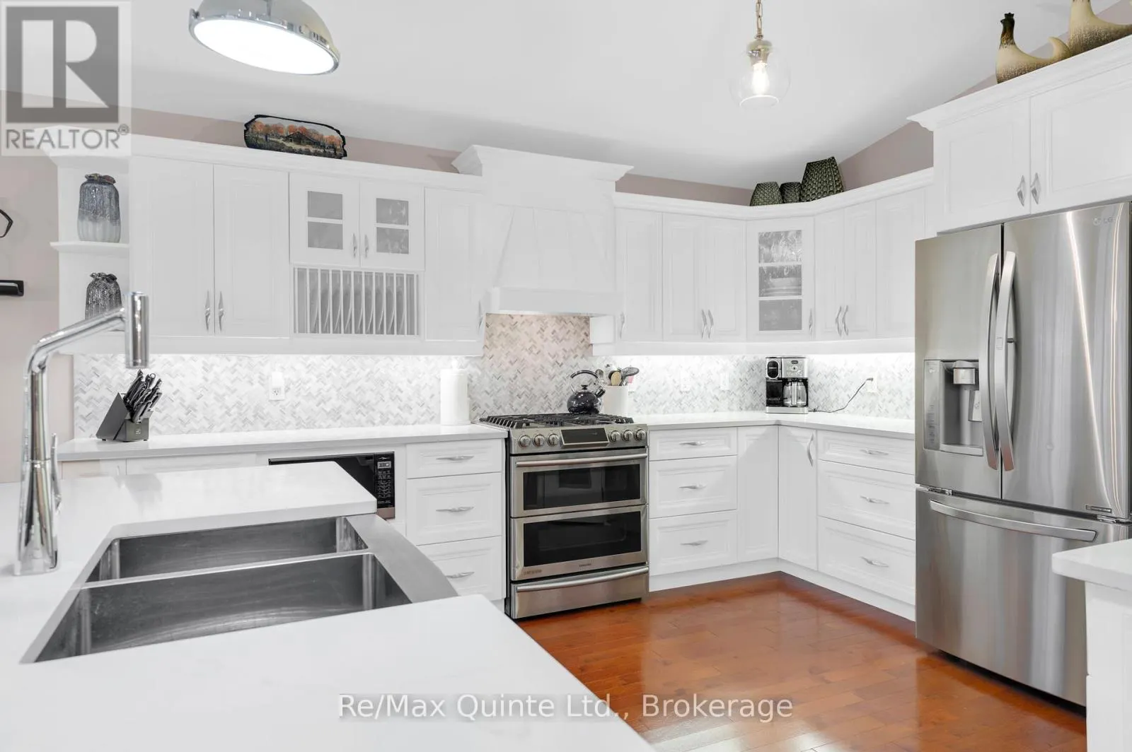 5 HICKORY COURT