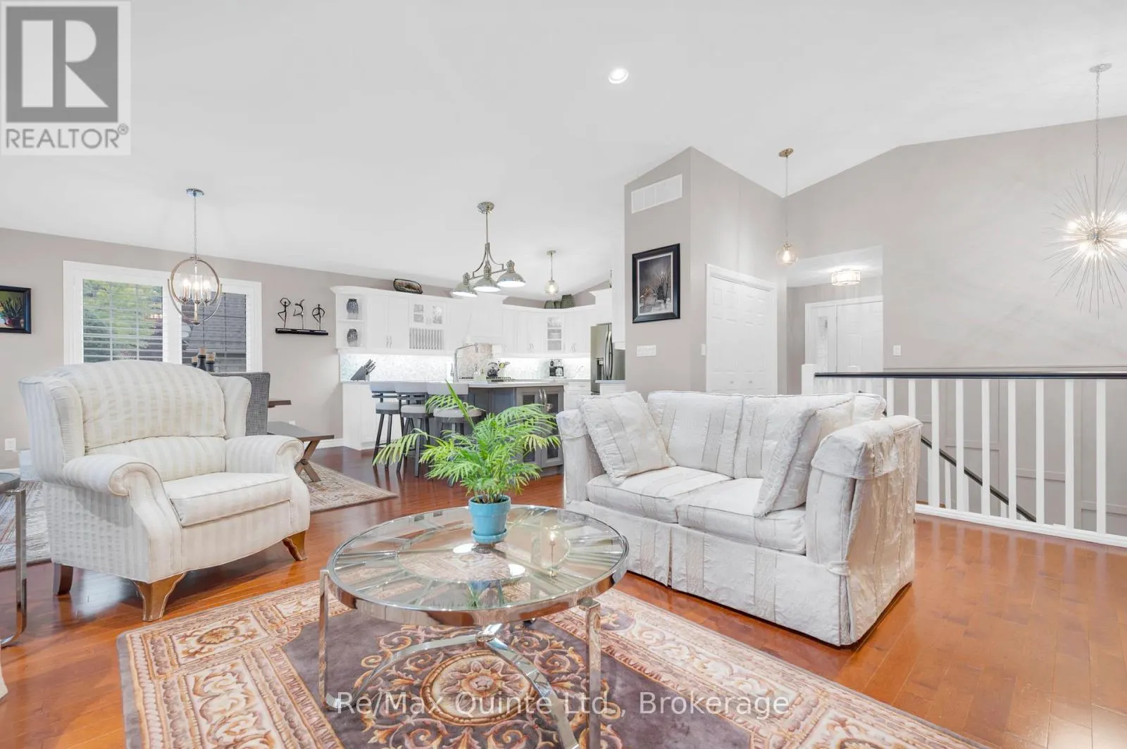 5 HICKORY COURT