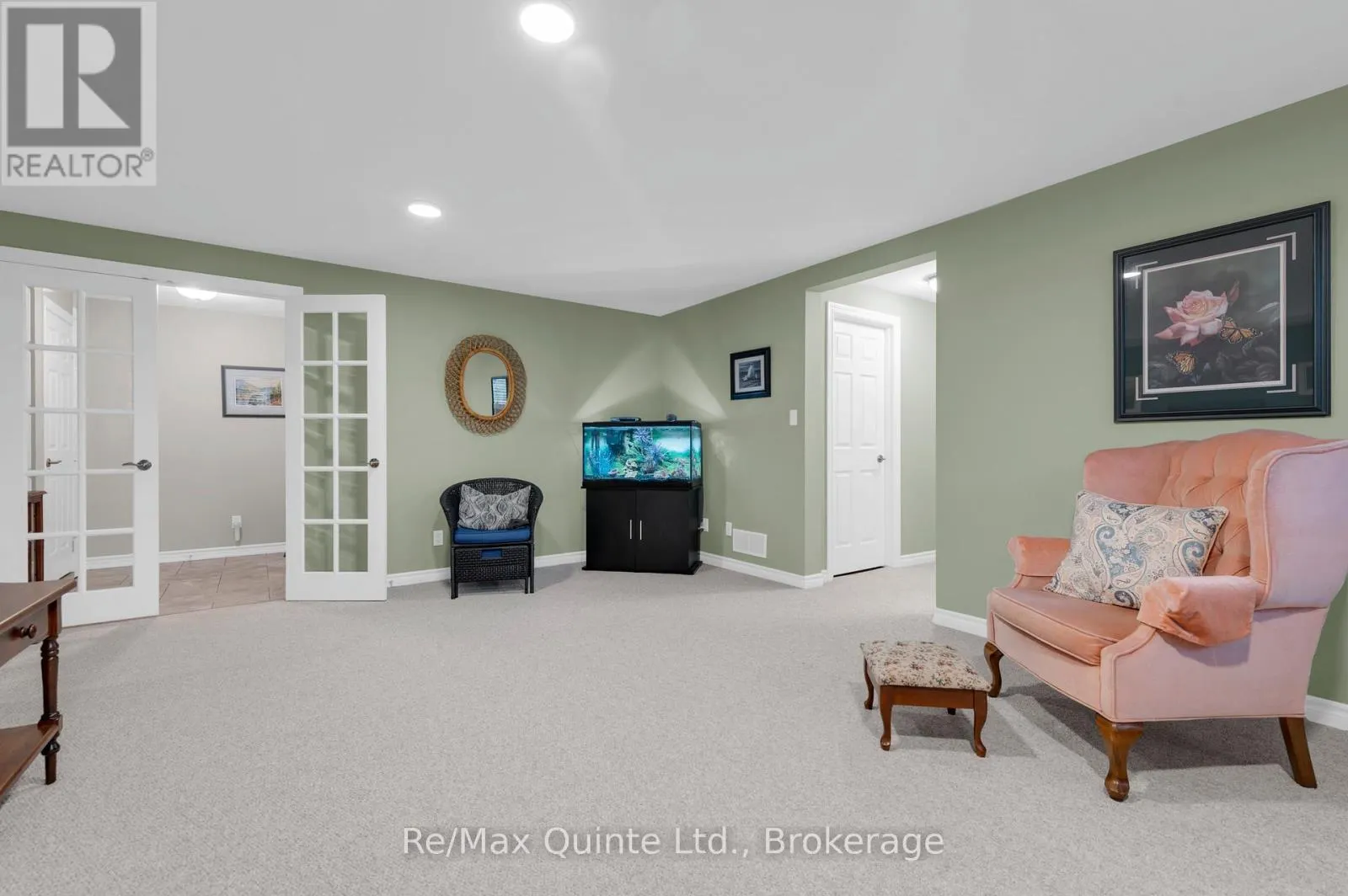 5 HICKORY COURT