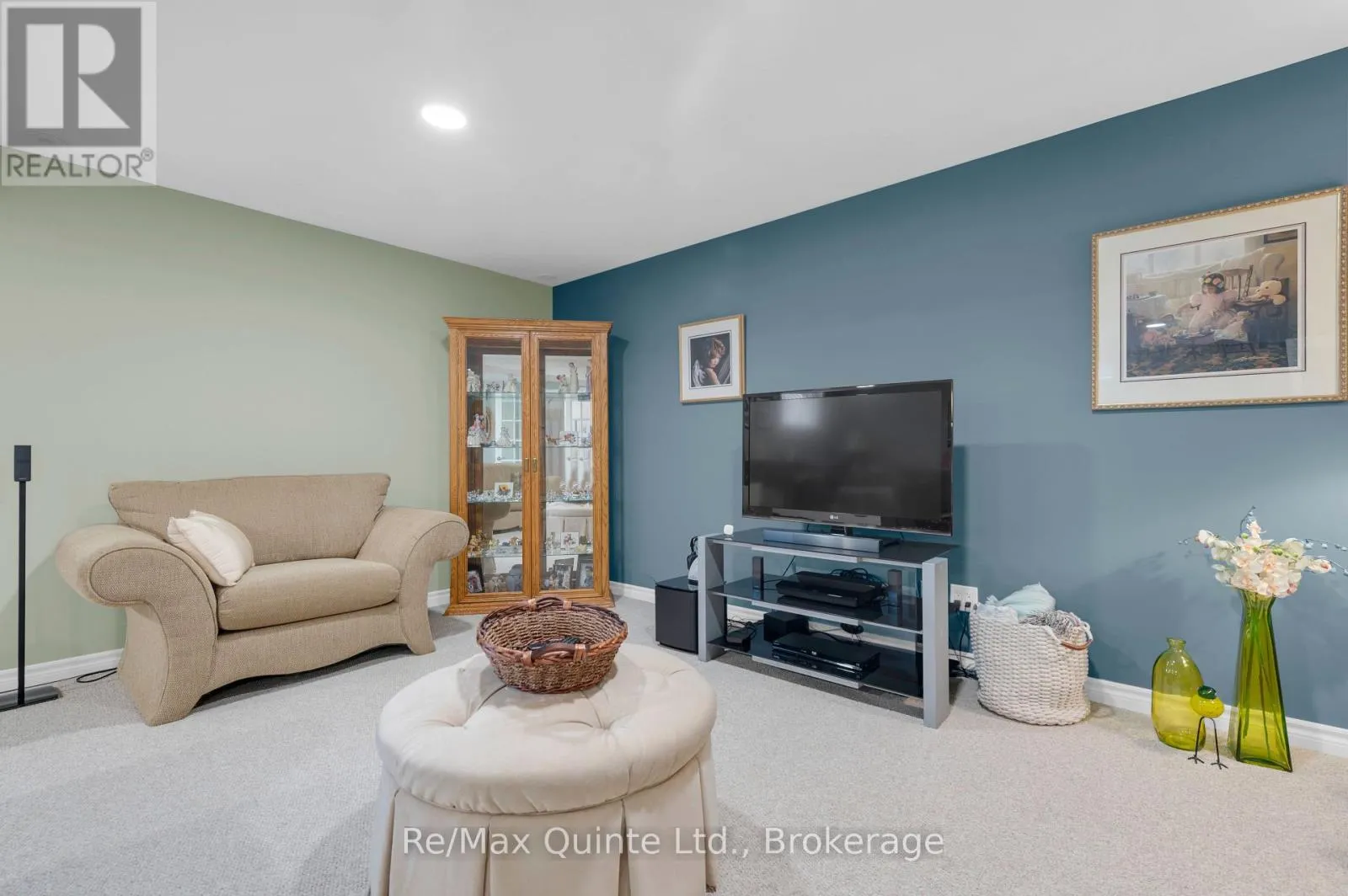 5 HICKORY COURT
