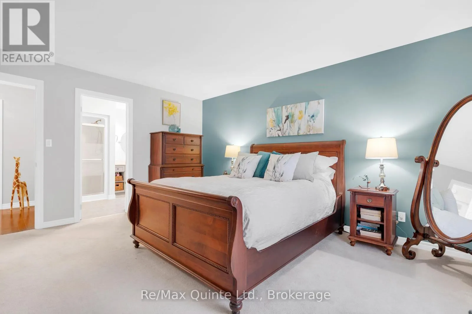 5 HICKORY COURT