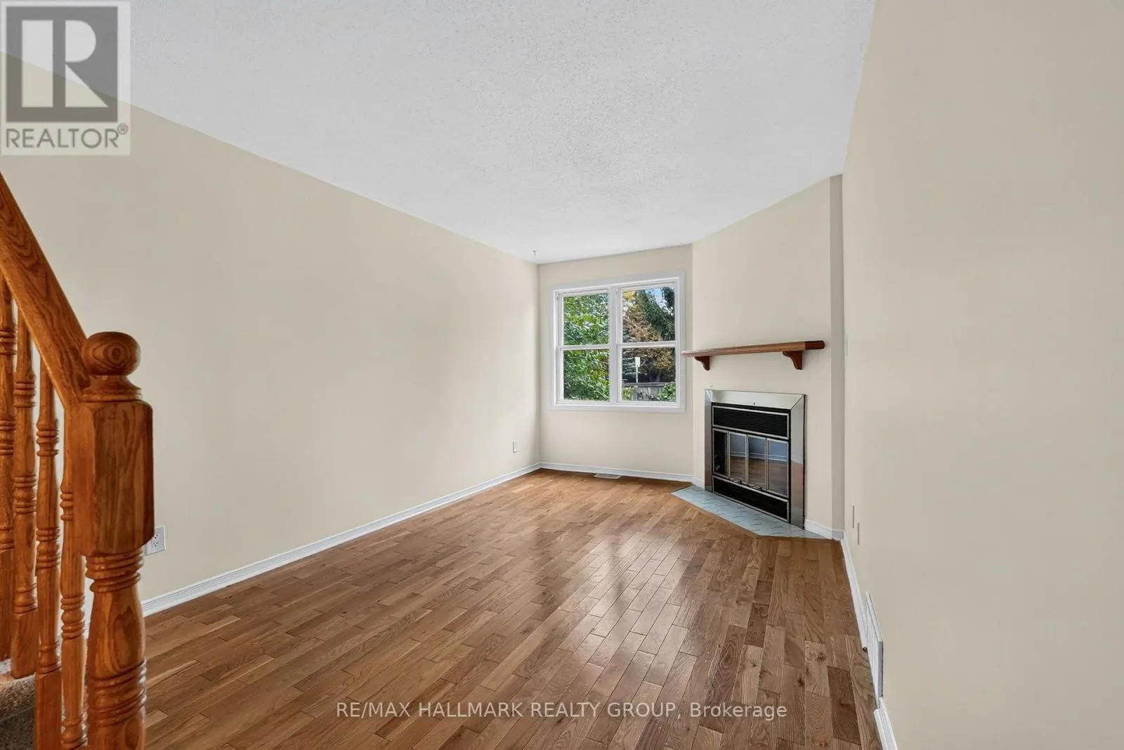 49 ROBARTS CRESCENT
