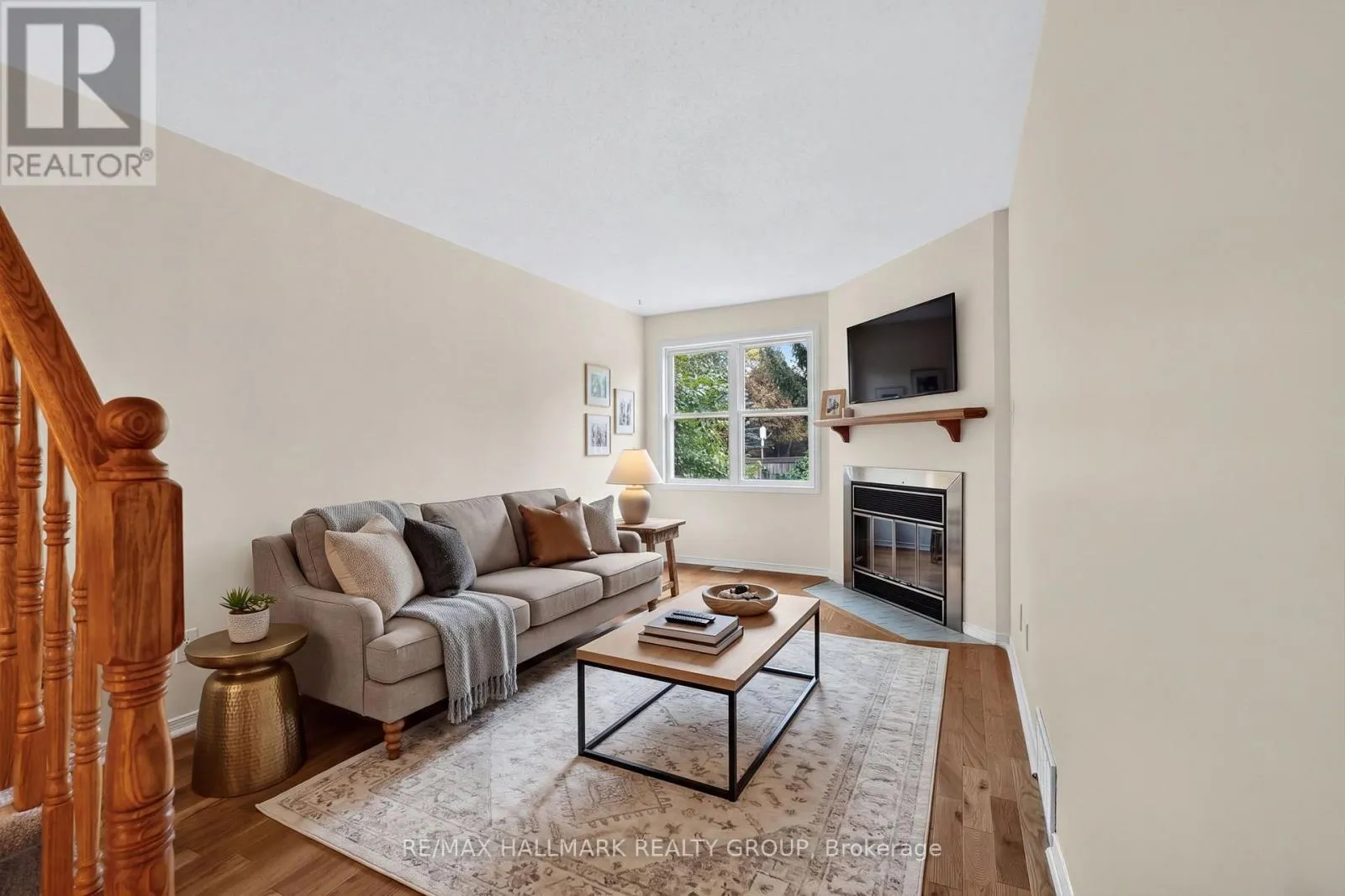 49 ROBARTS CRESCENT