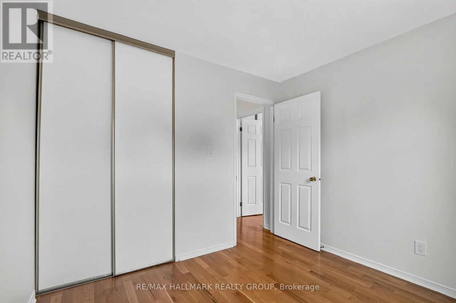 49 ROBARTS CRESCENT