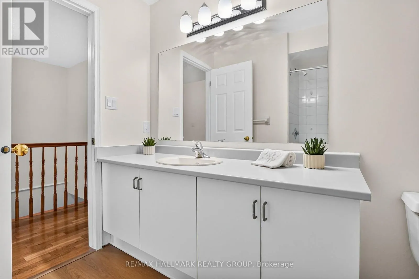 49 ROBARTS CRESCENT