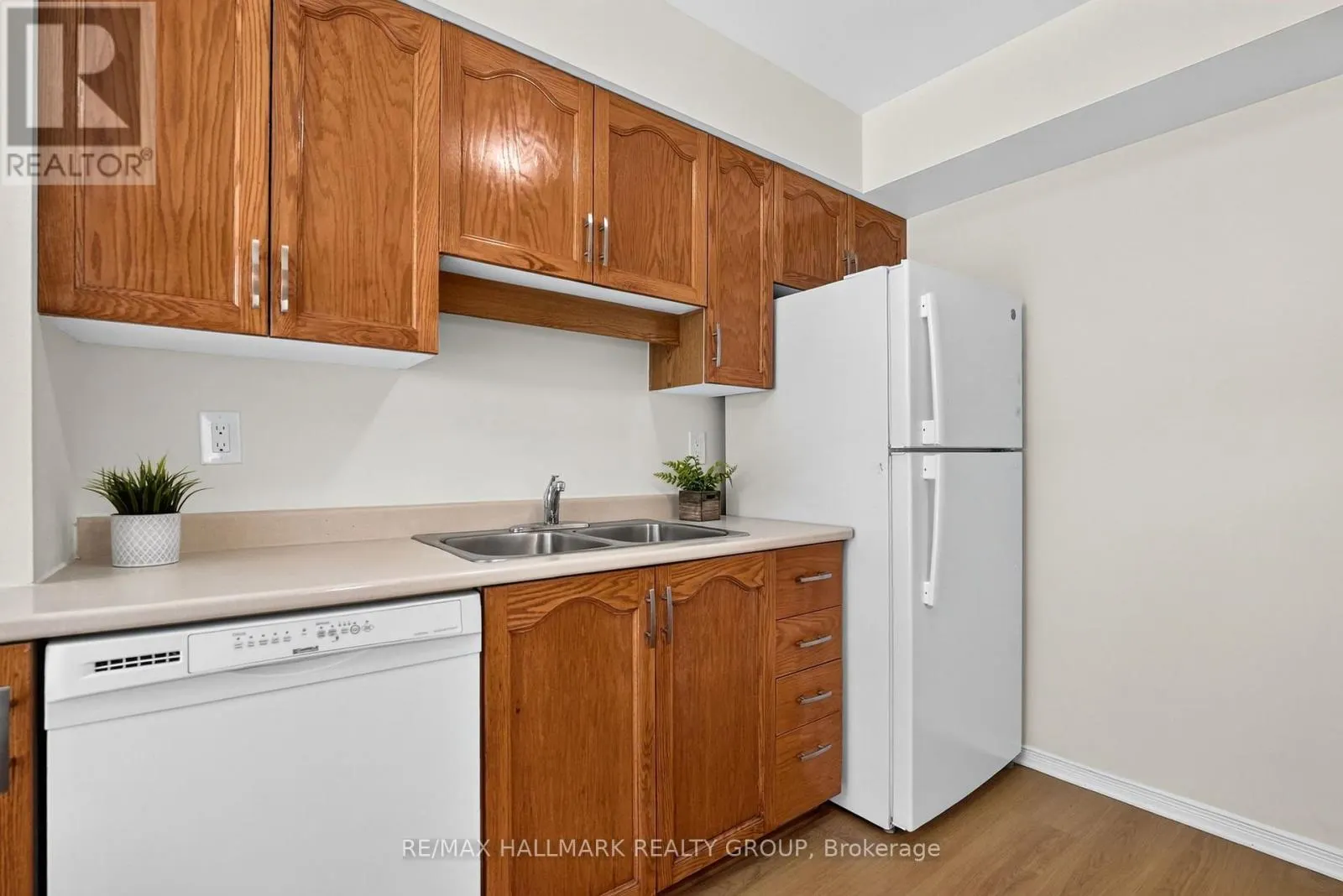 49 ROBARTS CRESCENT