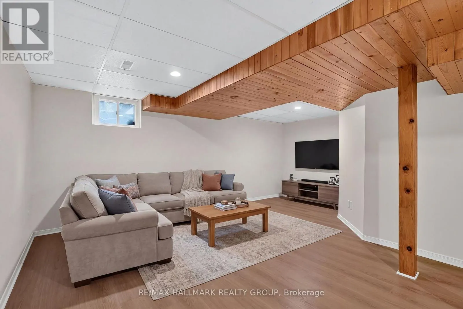 49 ROBARTS CRESCENT