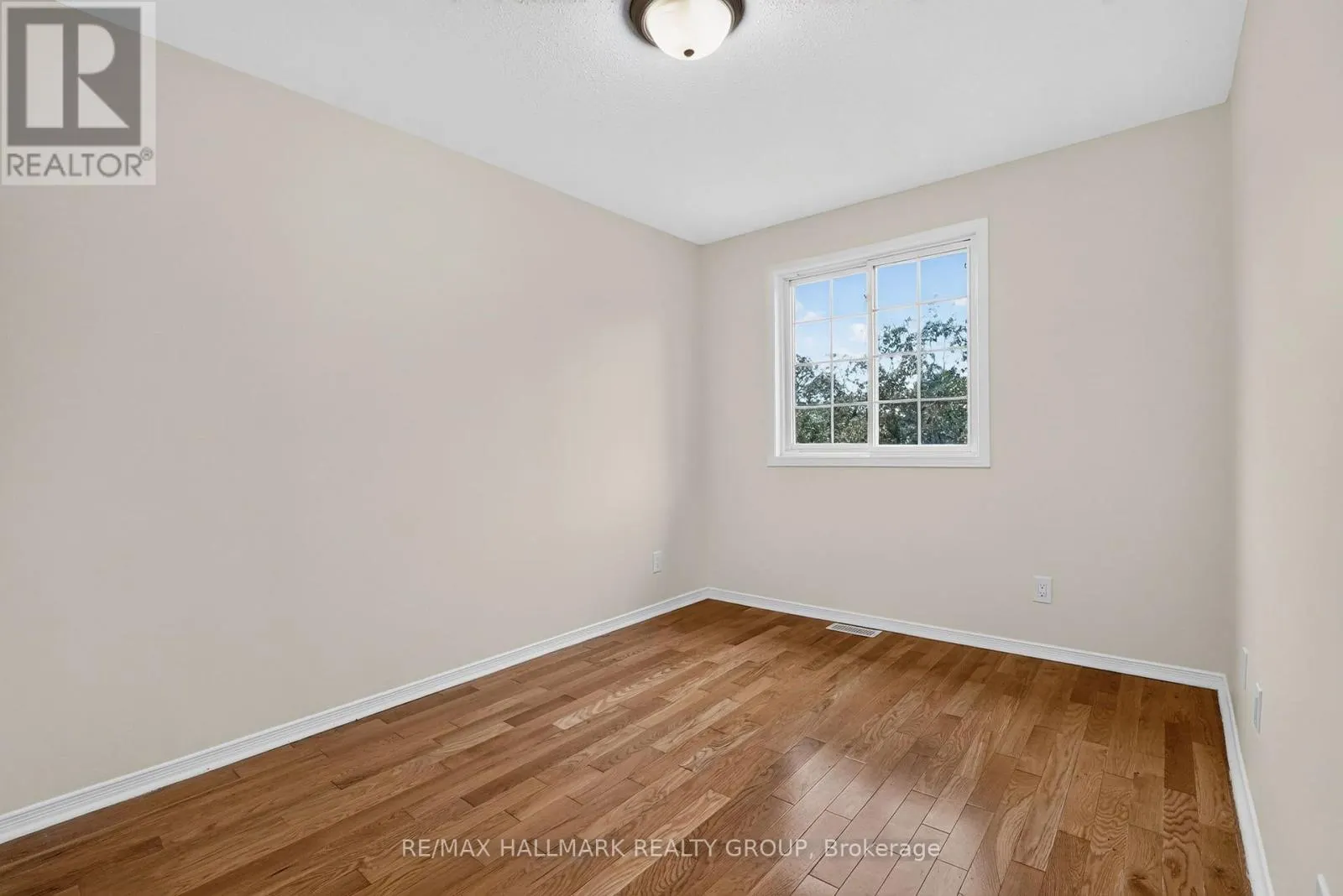 49 ROBARTS CRESCENT