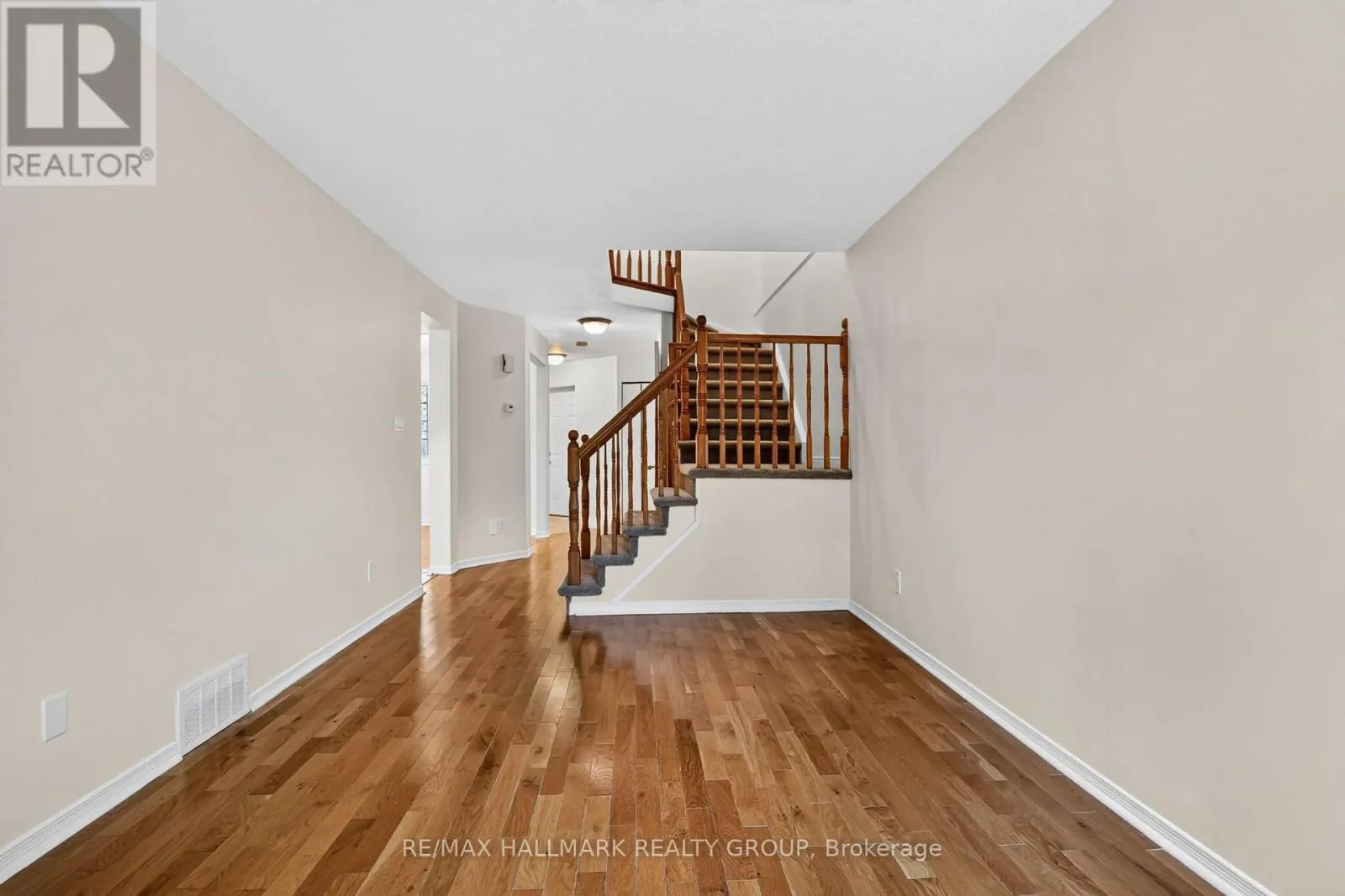 49 ROBARTS CRESCENT