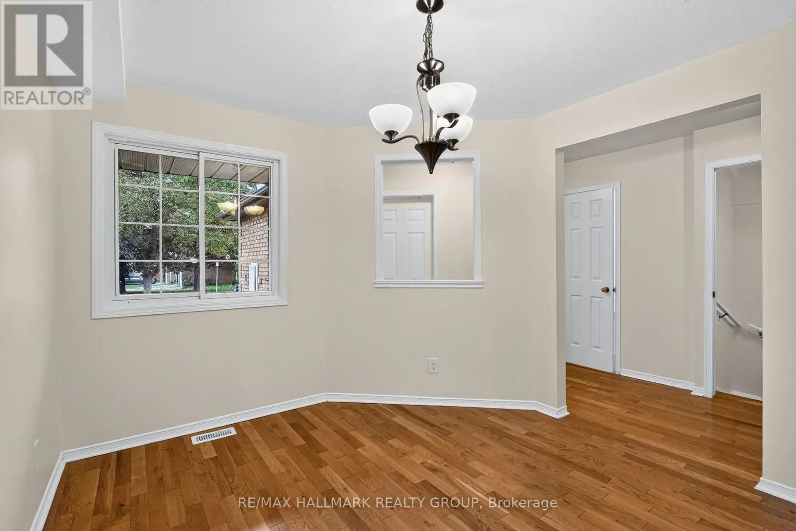 49 ROBARTS CRESCENT