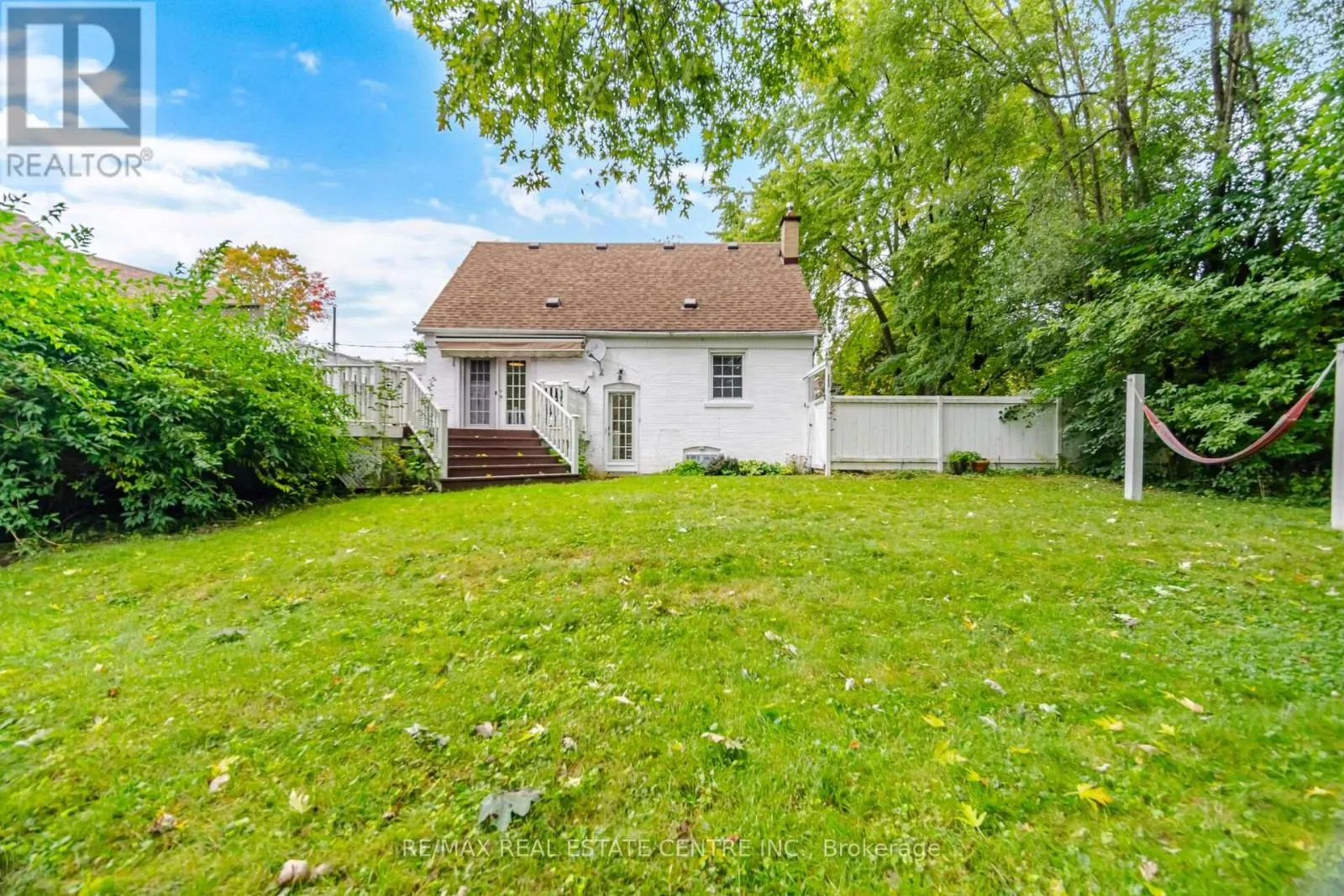 4 LINCOLN CRESCENT