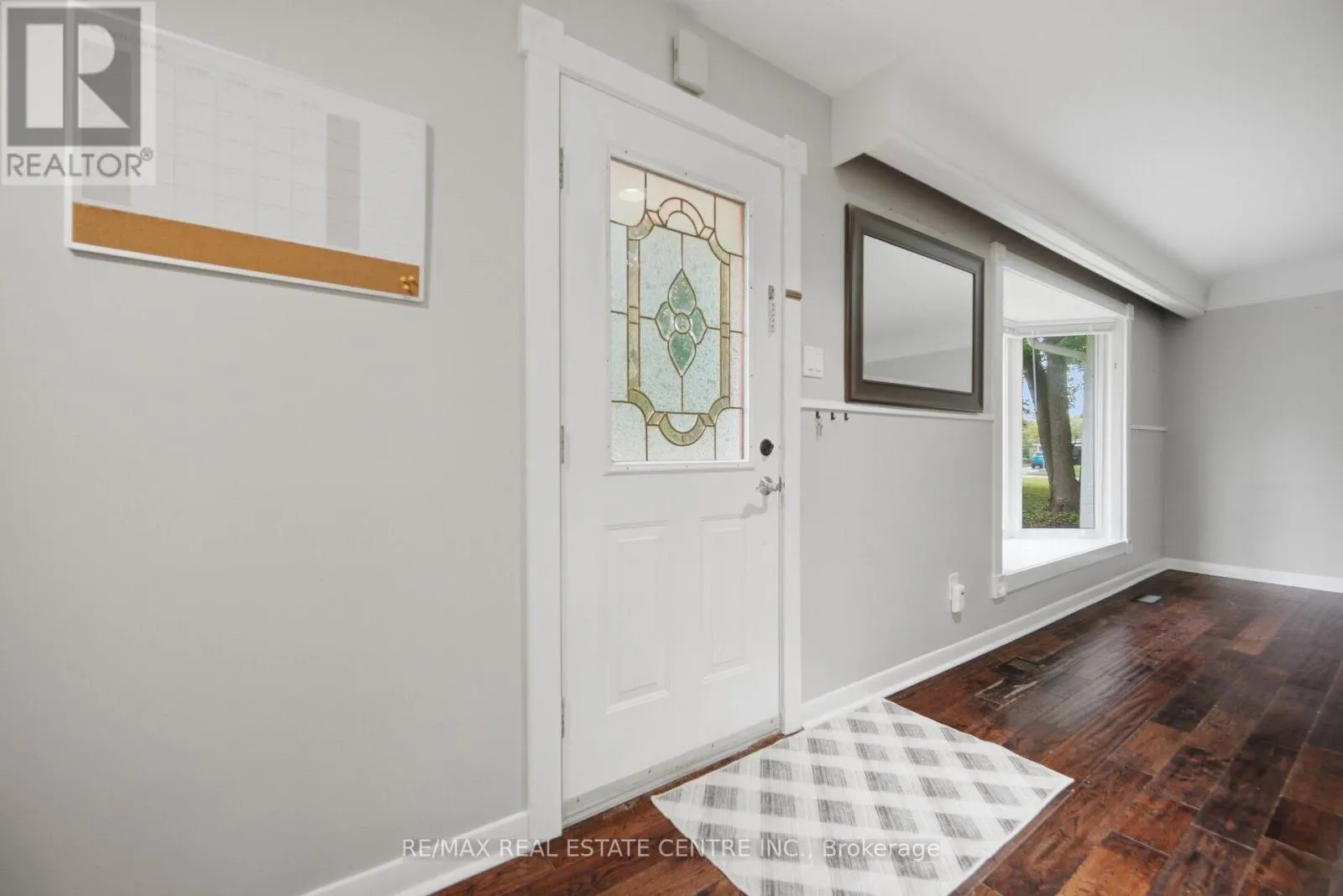 4 LINCOLN CRESCENT