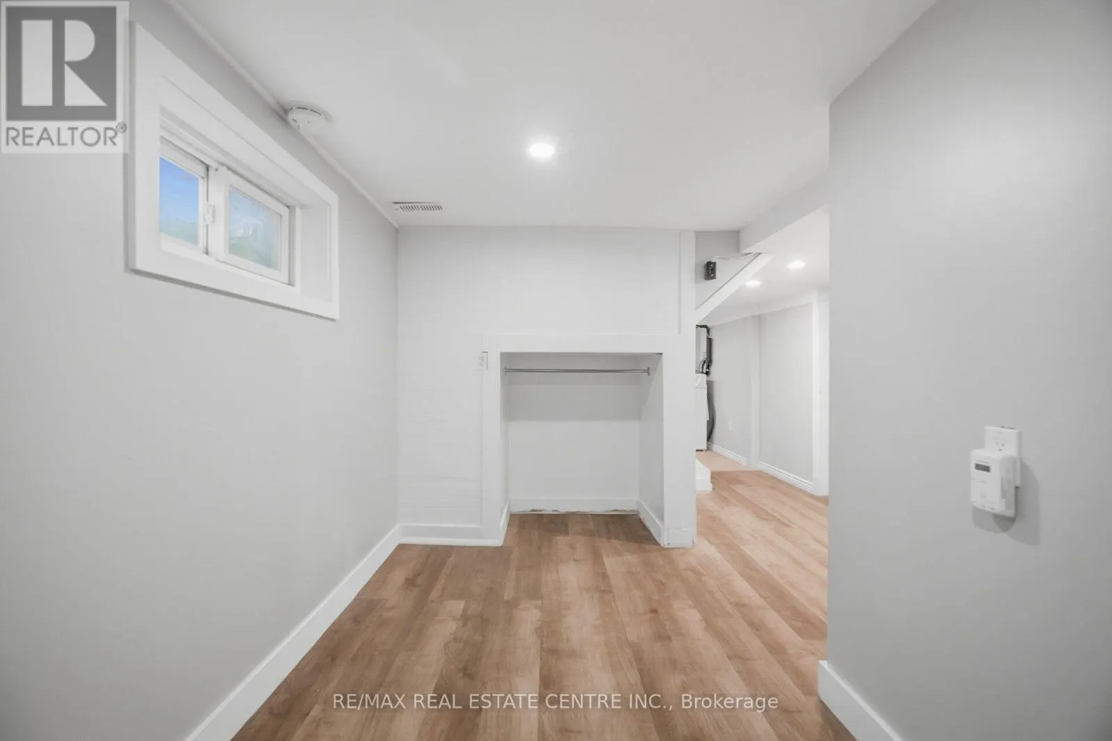 4 LINCOLN CRESCENT