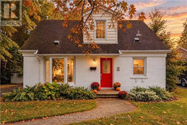 4 LINCOLN CRESCENT