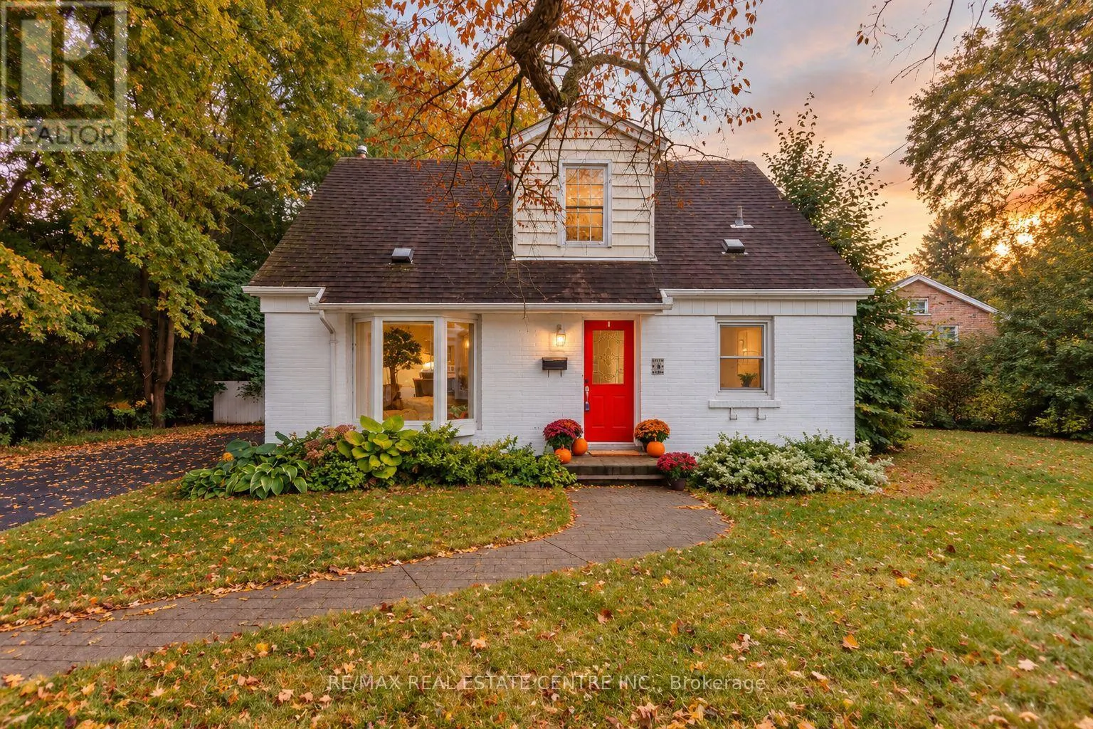 4 LINCOLN CRESCENT