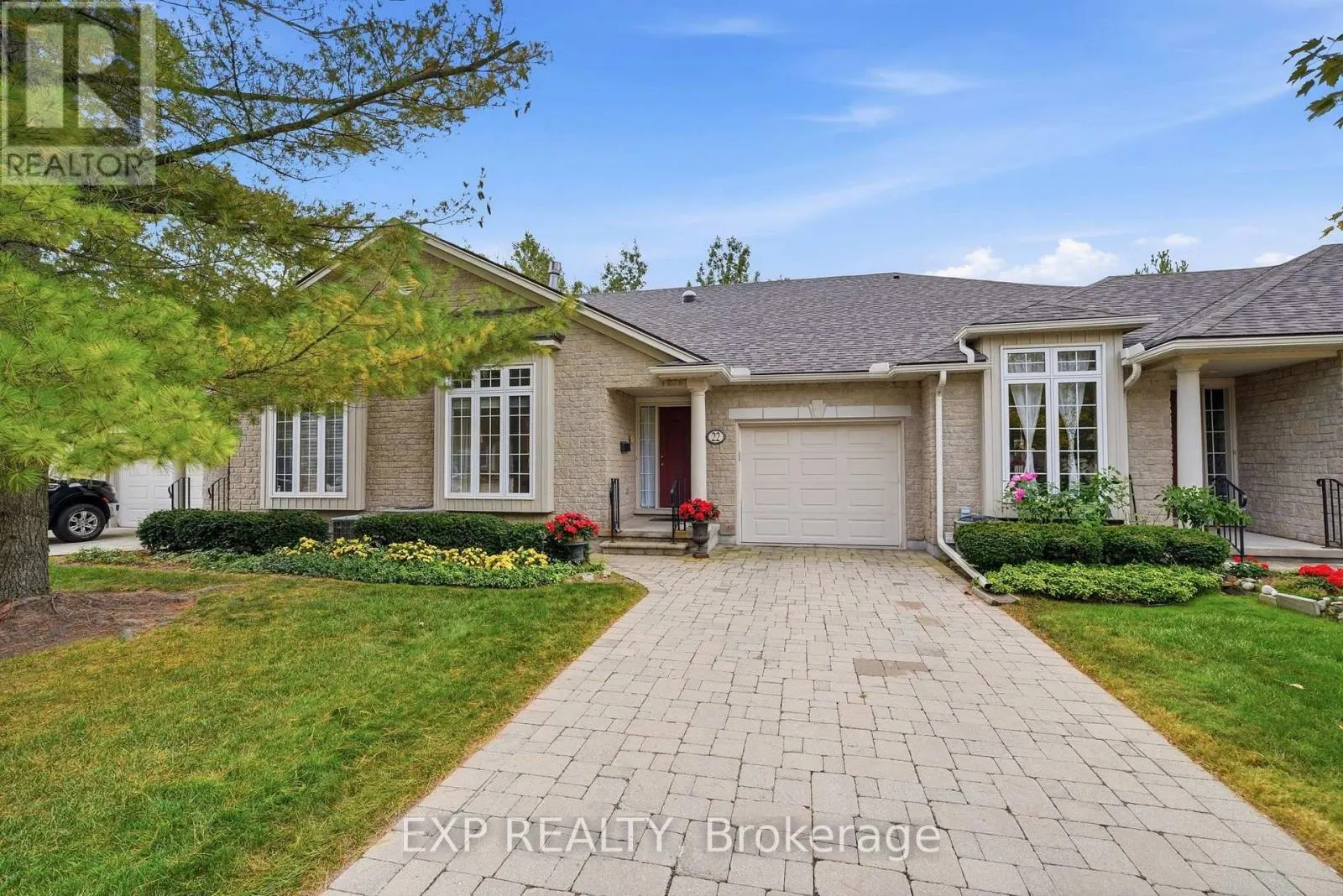 22 - 3241 MONTROSE ROAD #22