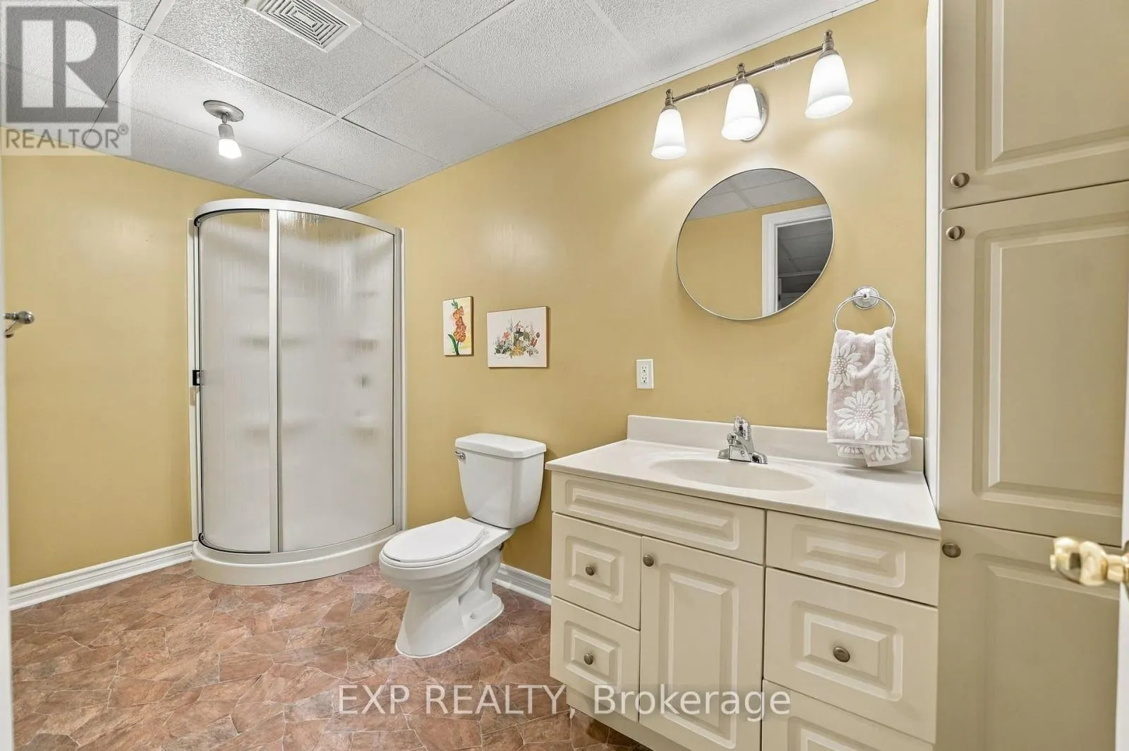 22 - 3241 MONTROSE ROAD #22