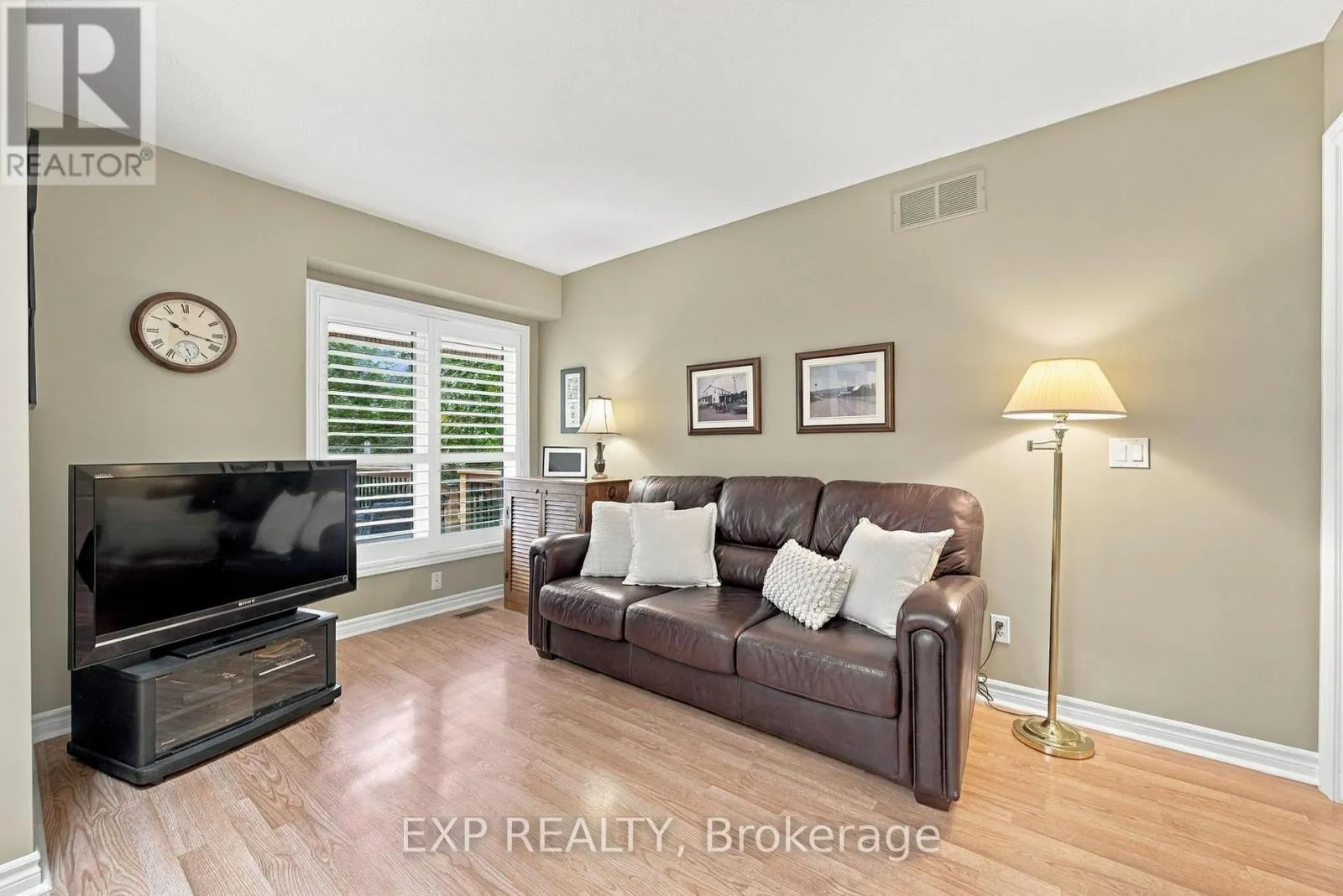 22 - 3241 MONTROSE ROAD #22