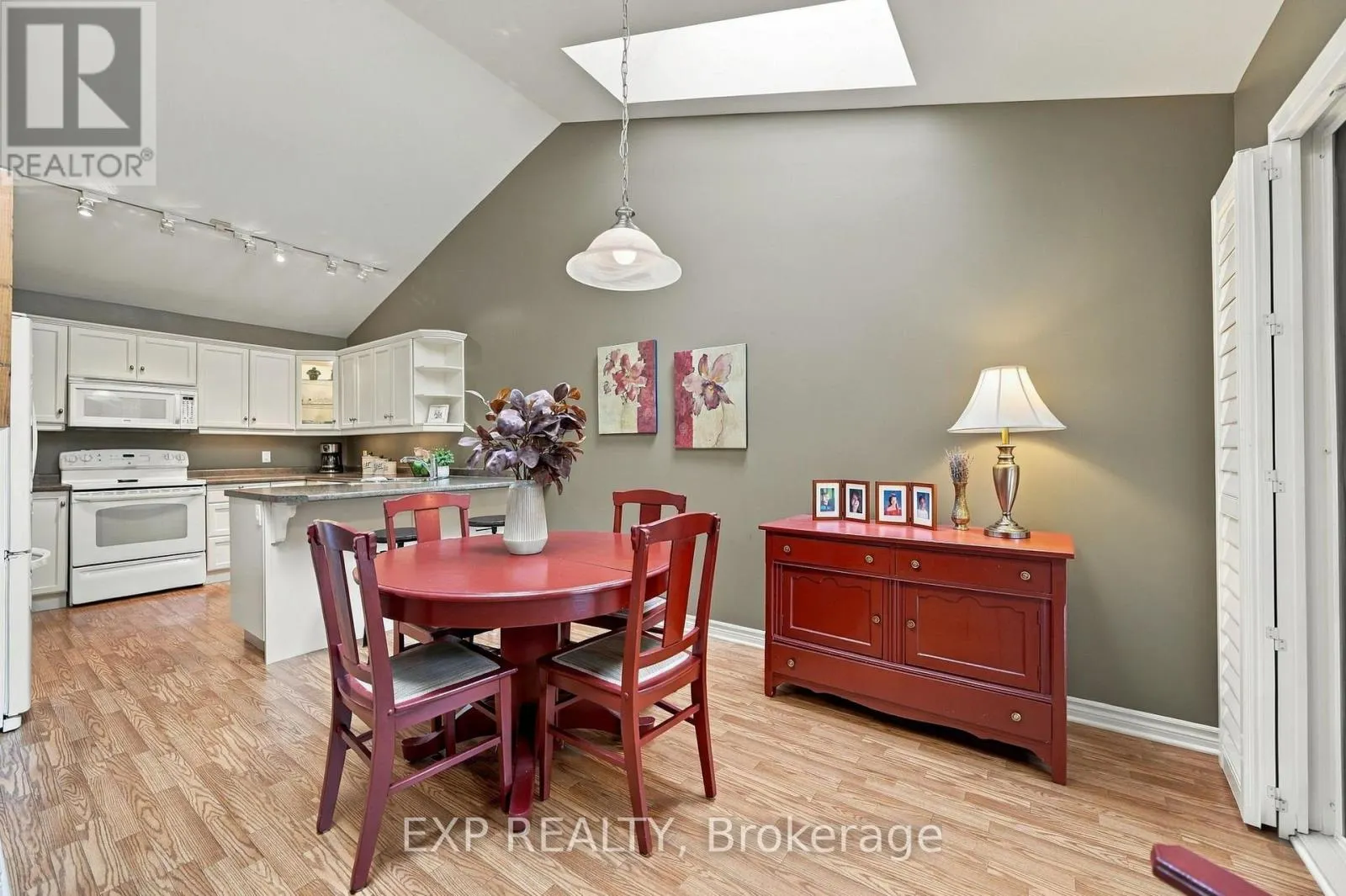22 - 3241 MONTROSE ROAD #22