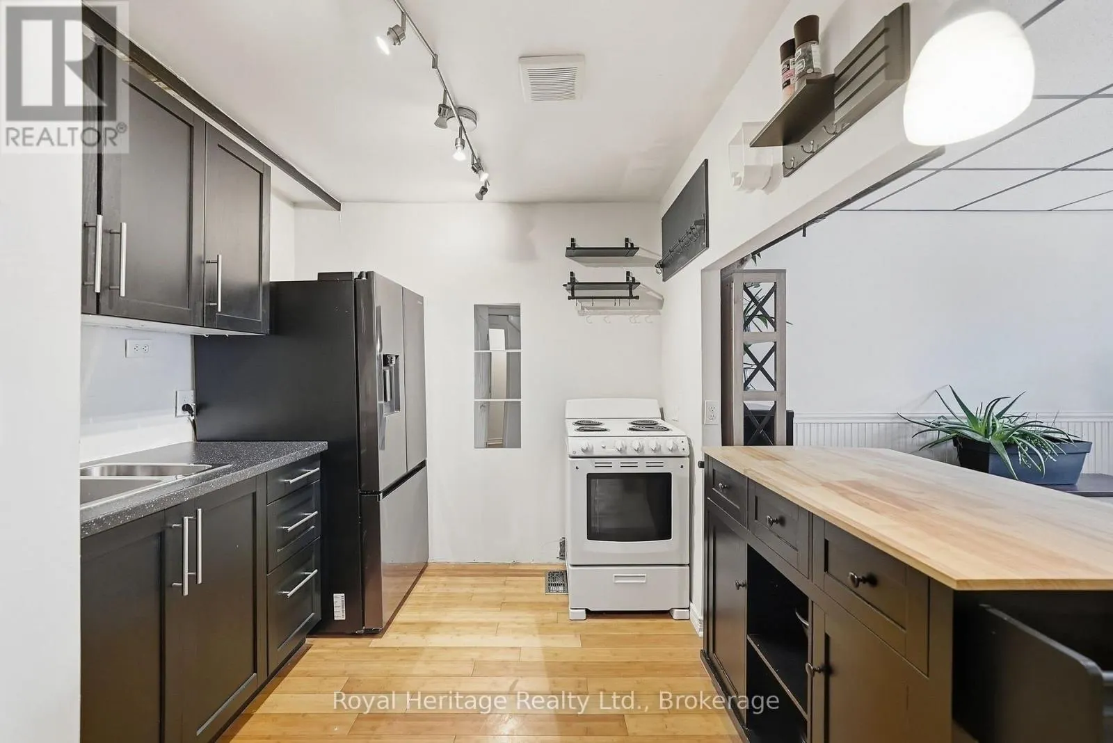 13 - 162 CROMWELL STREET #13