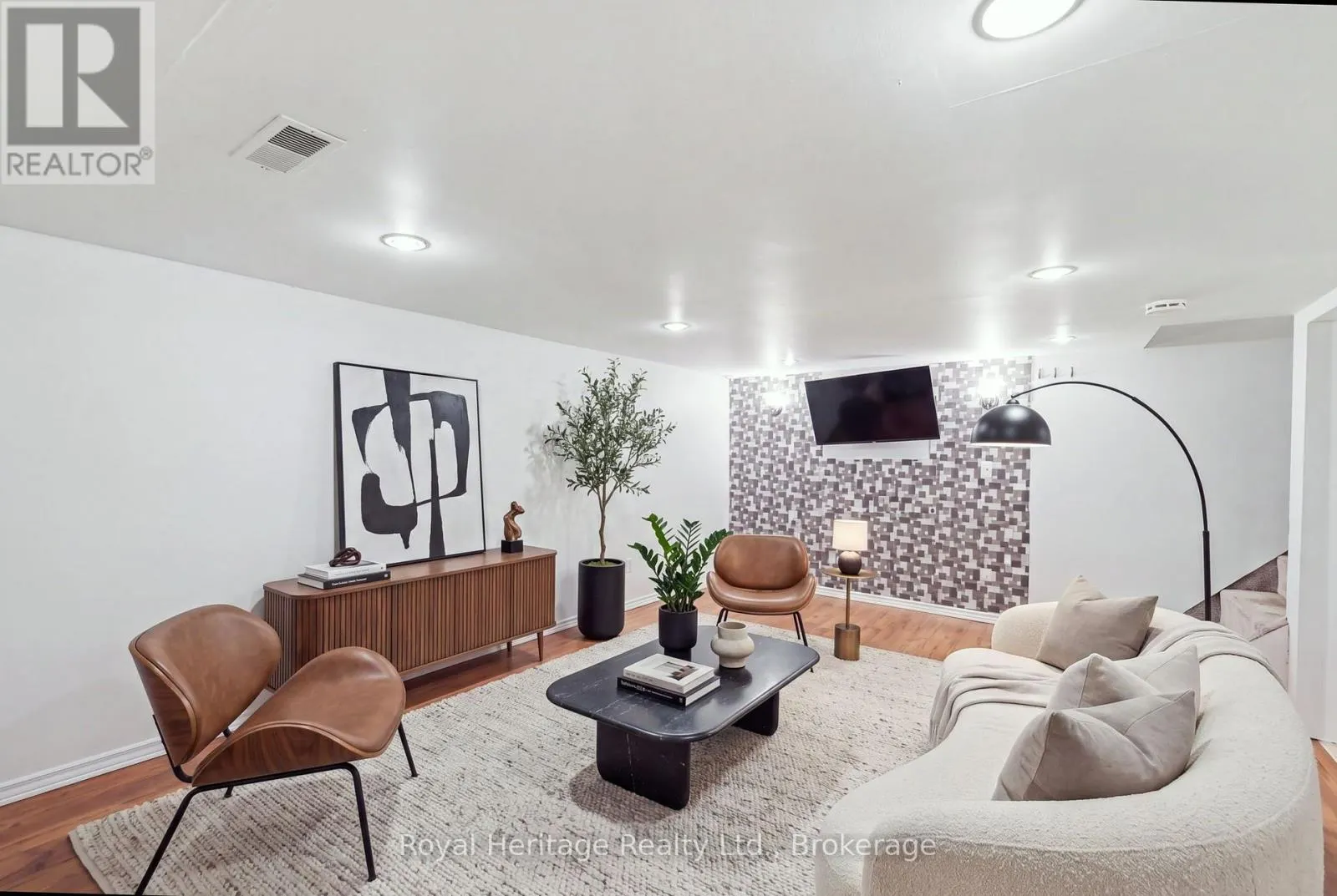 13 - 162 CROMWELL STREET #13