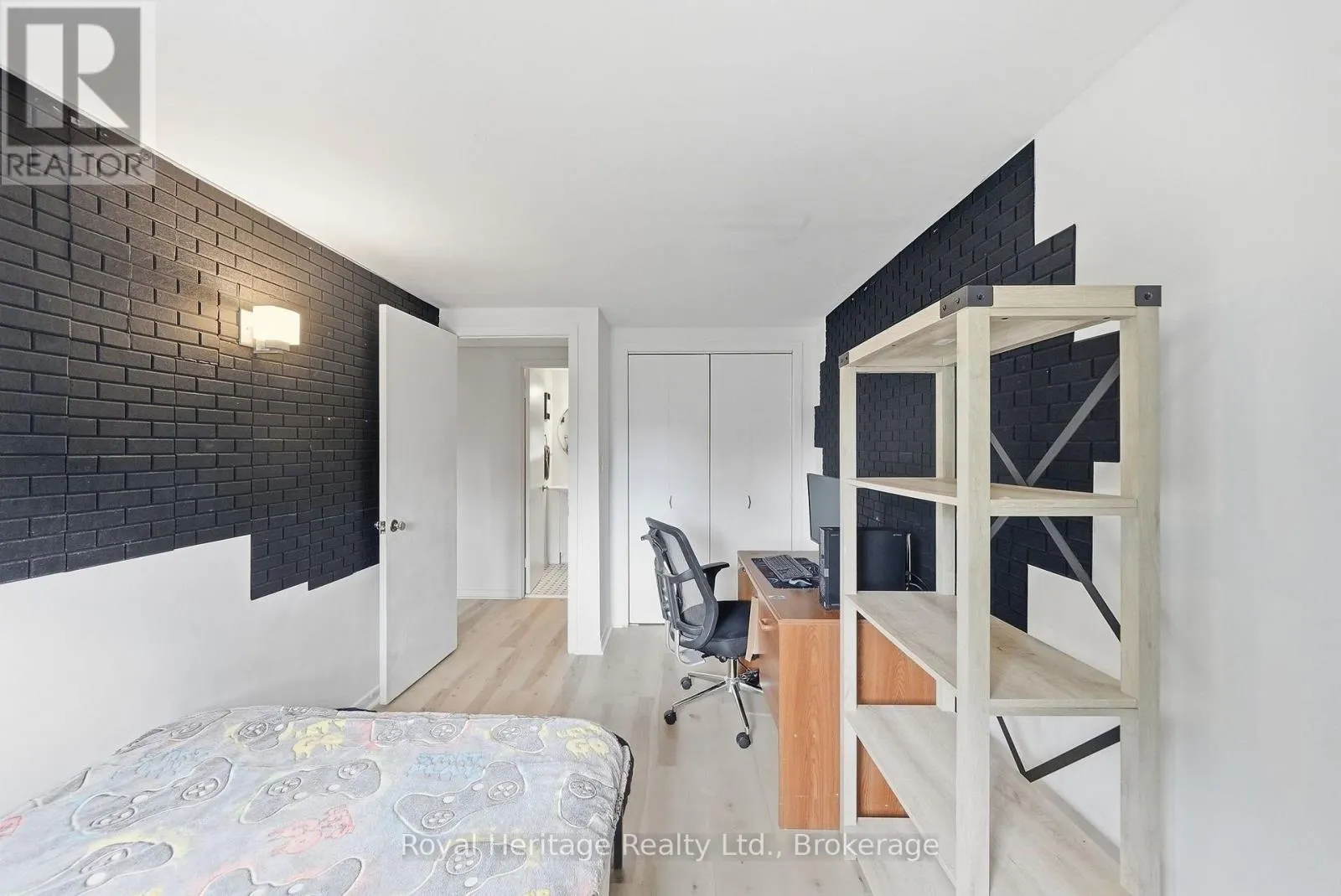 13 - 162 CROMWELL STREET #13