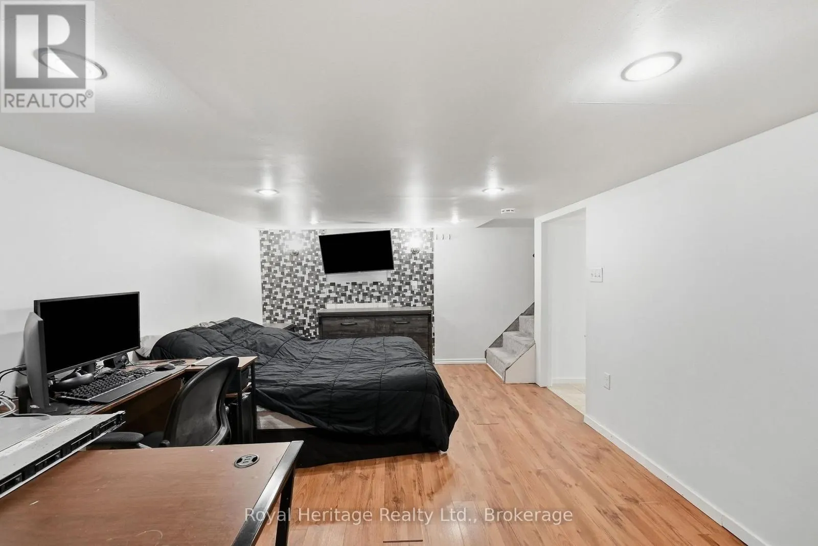 13 - 162 CROMWELL STREET #13