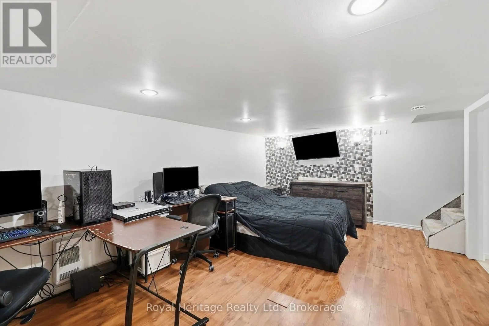 13 - 162 CROMWELL STREET #13