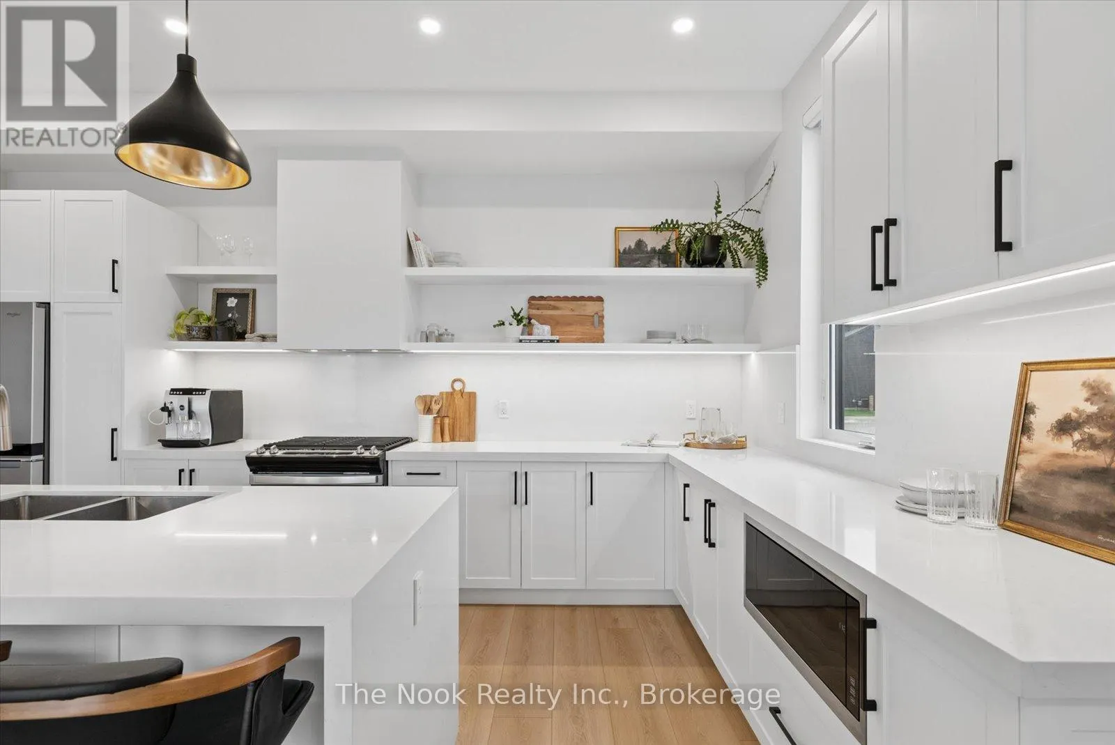 16 - 19 WEST STREET N #16