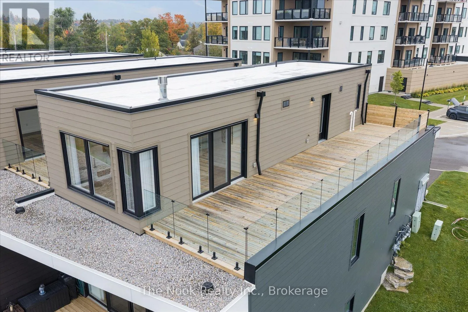16 - 19 WEST STREET N #16