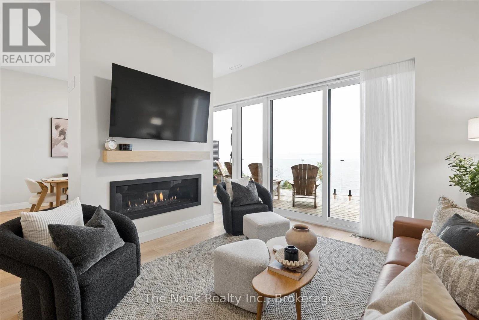 16 - 19 WEST STREET N #16
