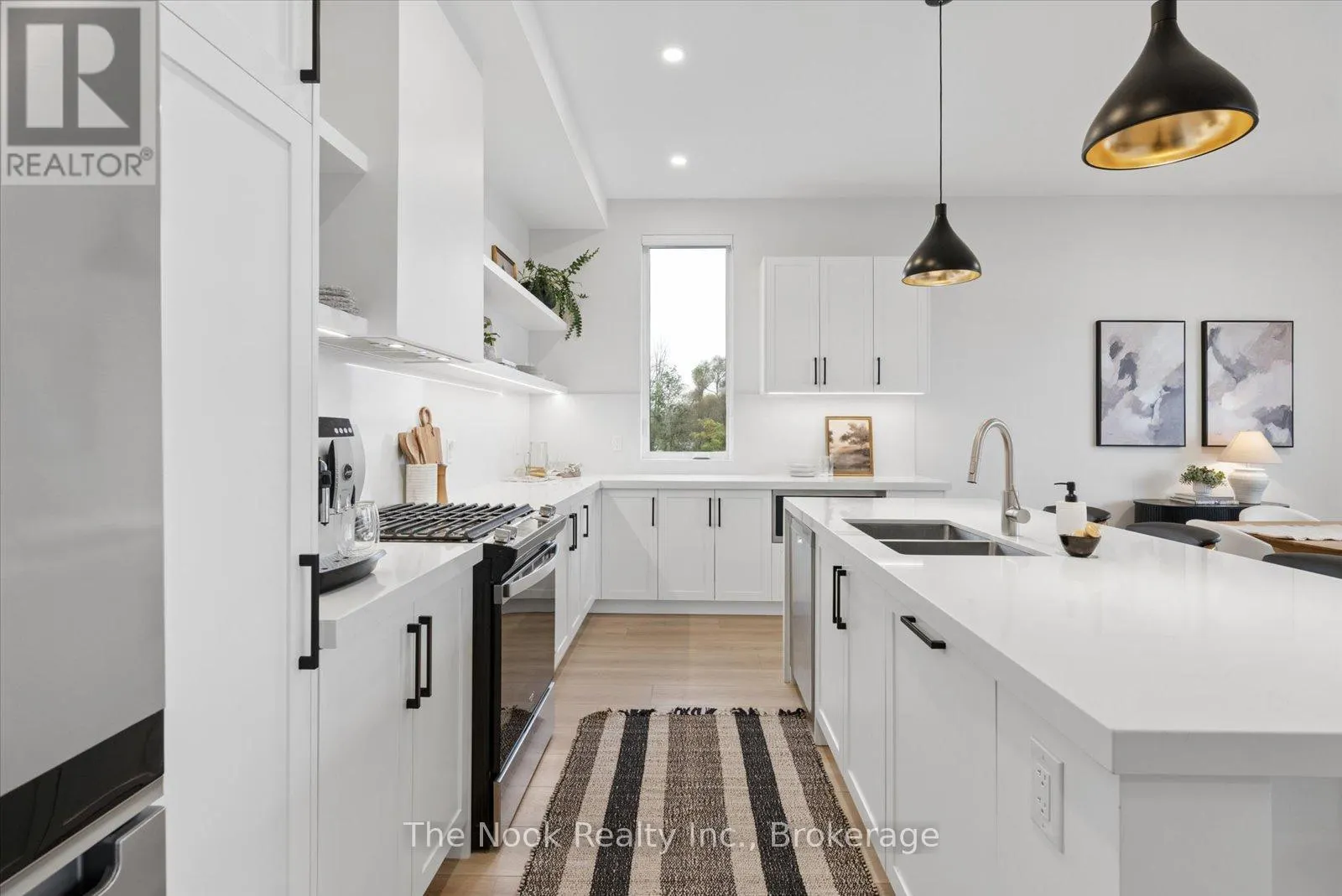 16 - 19 WEST STREET N #16