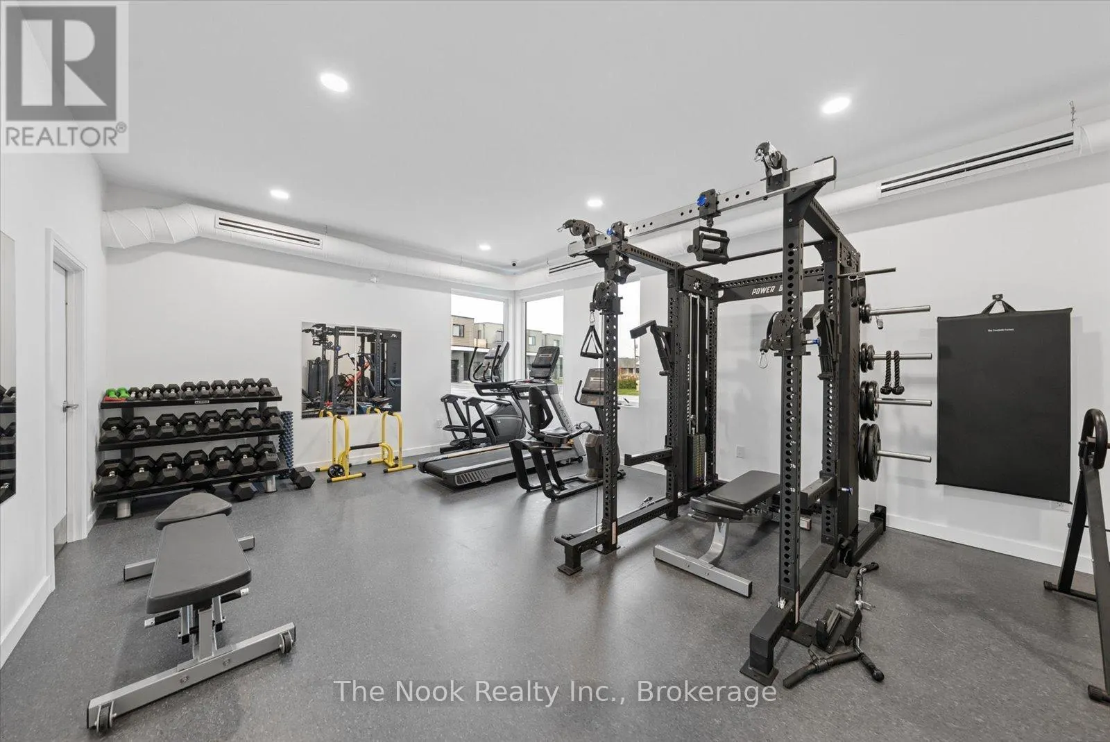 16 - 19 WEST STREET N #16