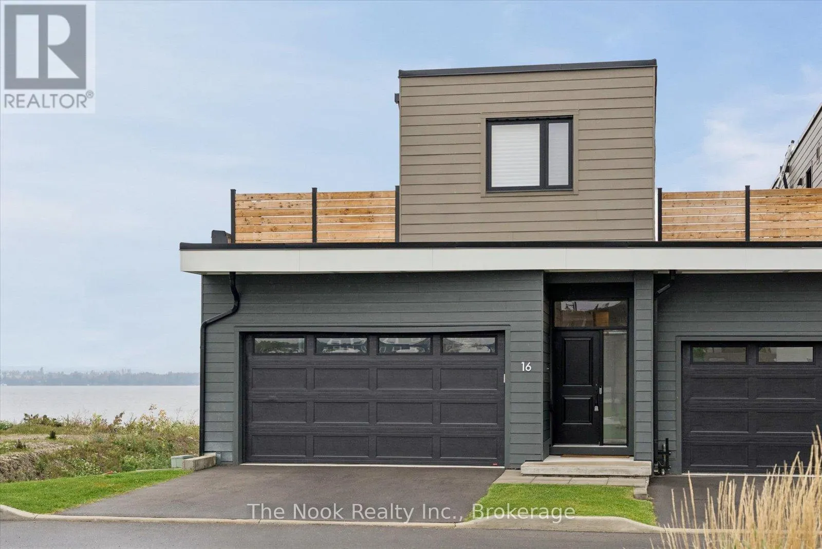 16 - 19 WEST STREET N #16