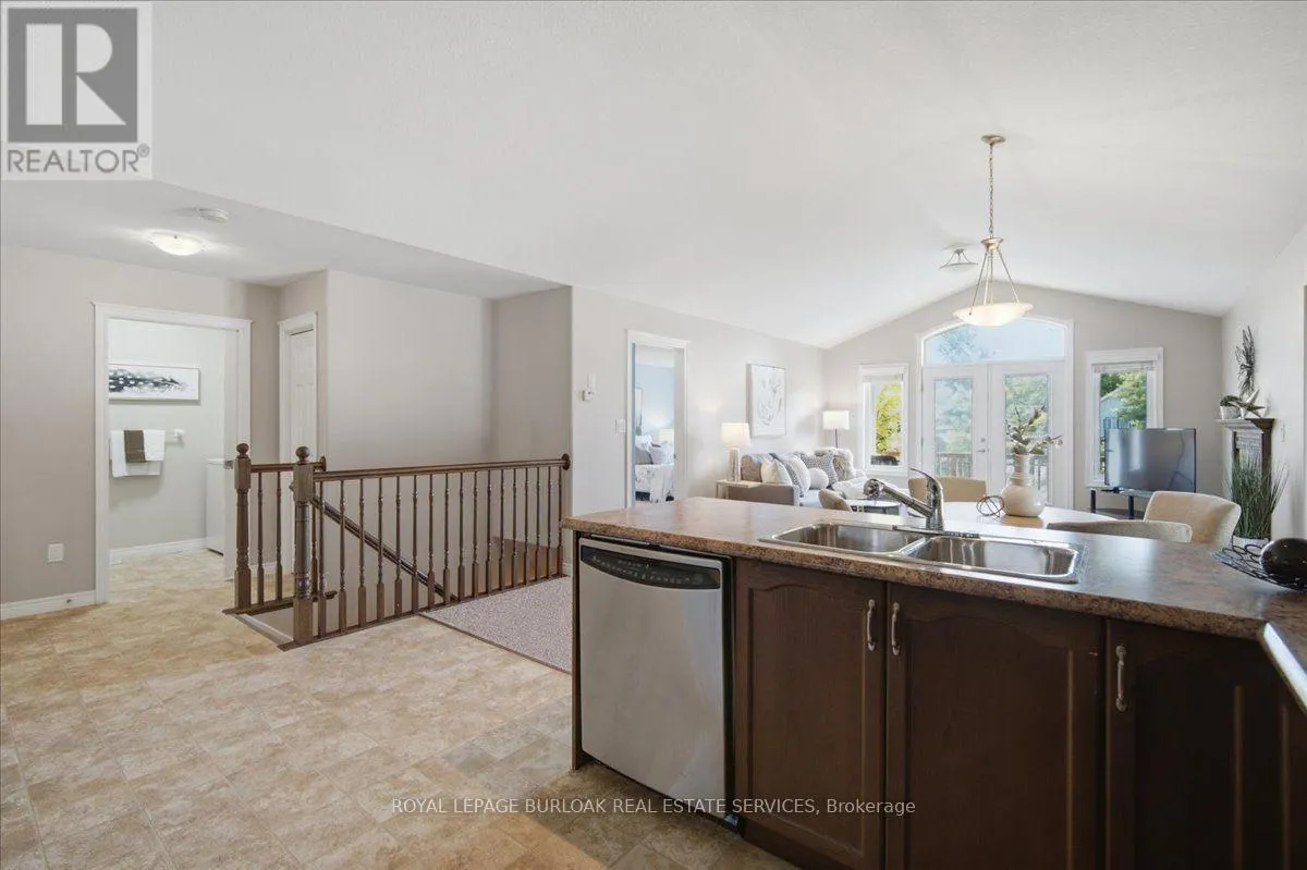 6 SUNNYDALE COURT