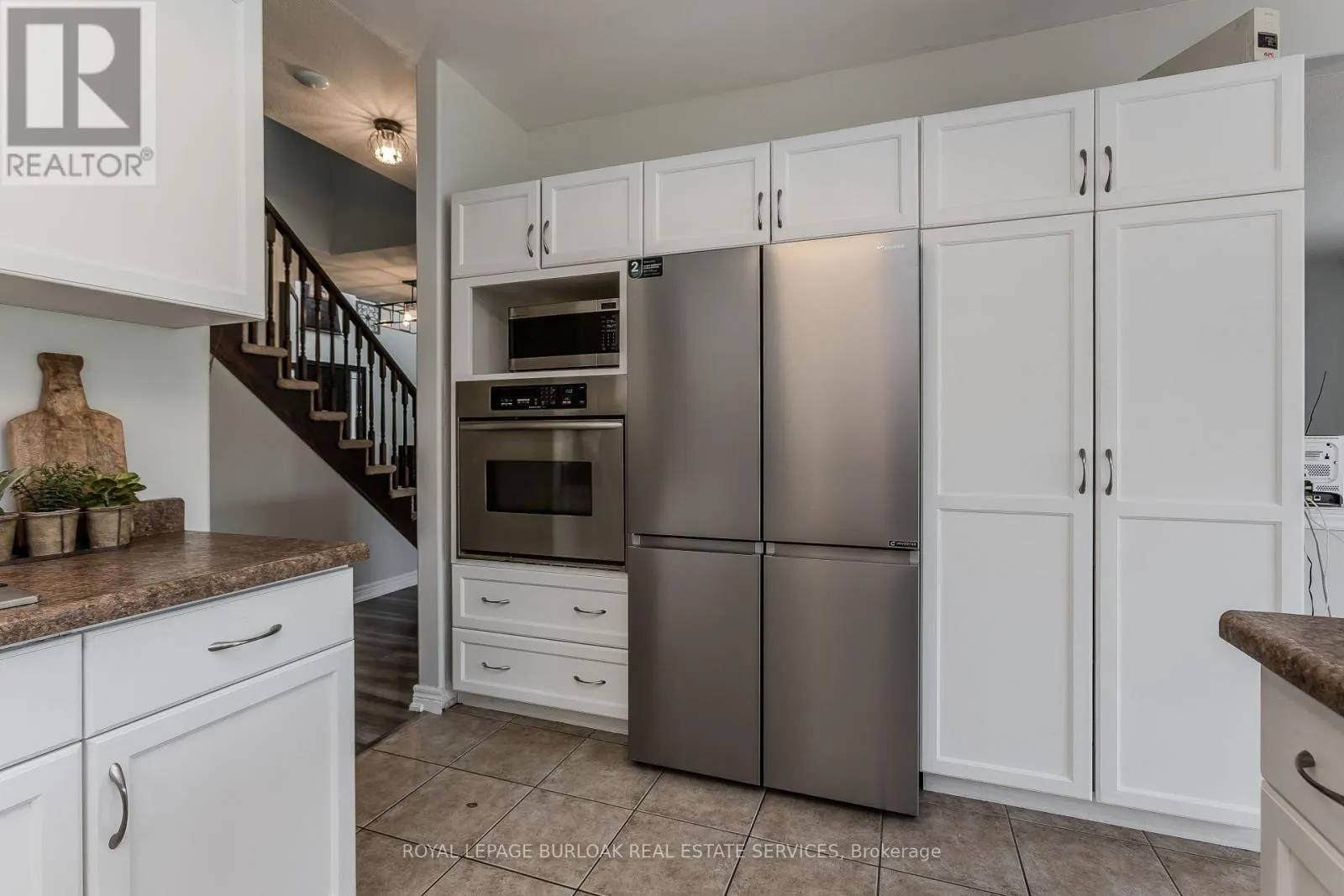 32 GREAT OAK TRAIL