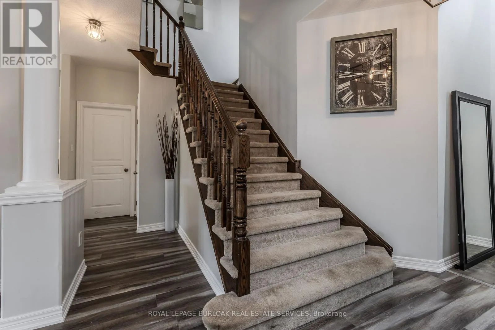 32 GREAT OAK TRAIL