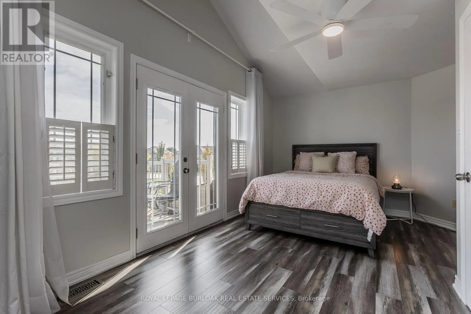 32 GREAT OAK TRAIL