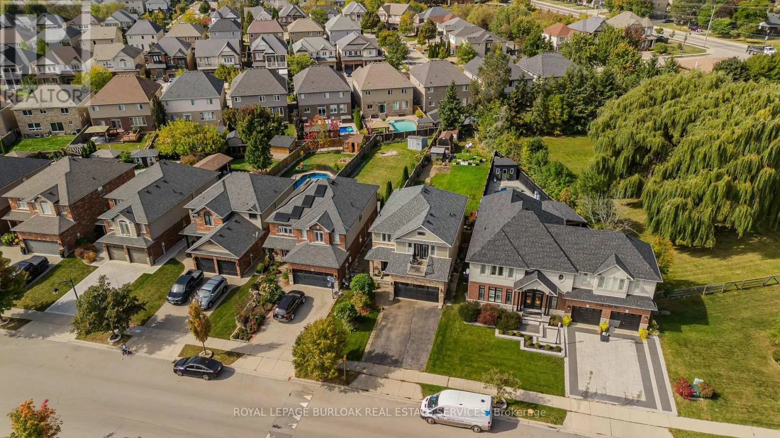32 GREAT OAK TRAIL
