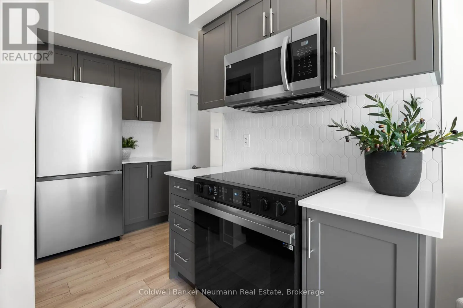 51 - 940 ST DAVID STREET N #51