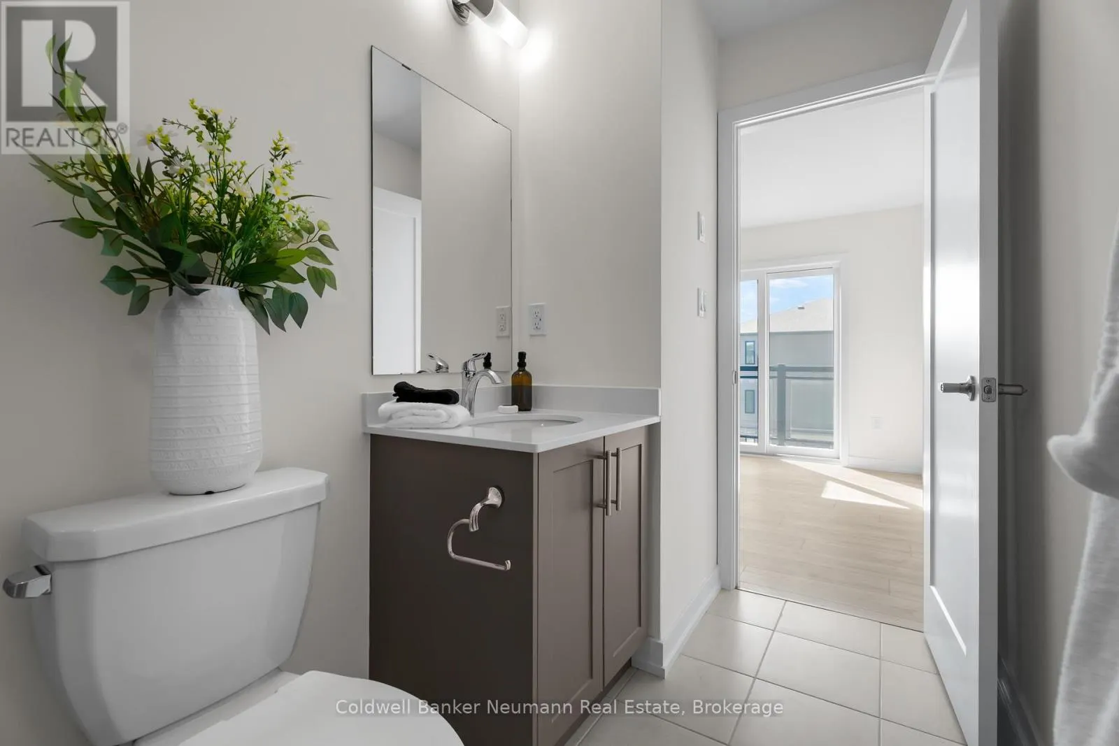 51 - 940 ST DAVID STREET N #51