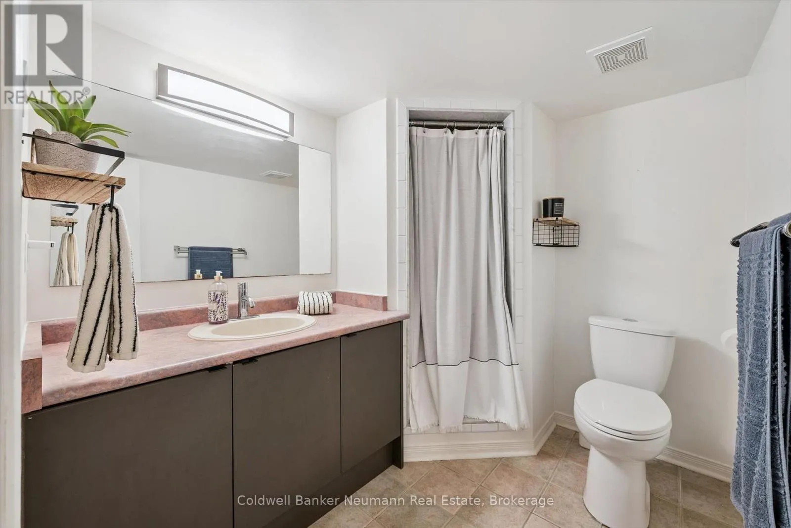 5 - 39 PTARMIGAN DRIVE #5