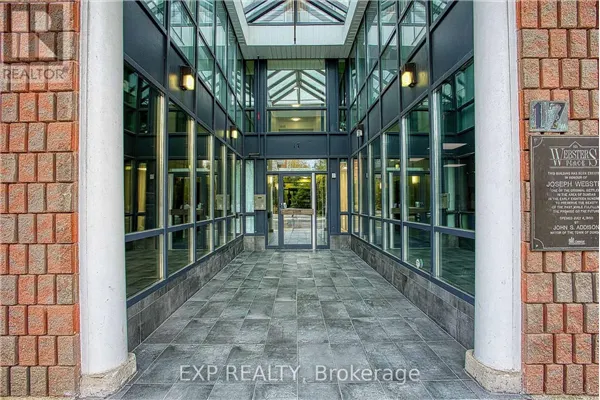 502 - 17 KING STREET E