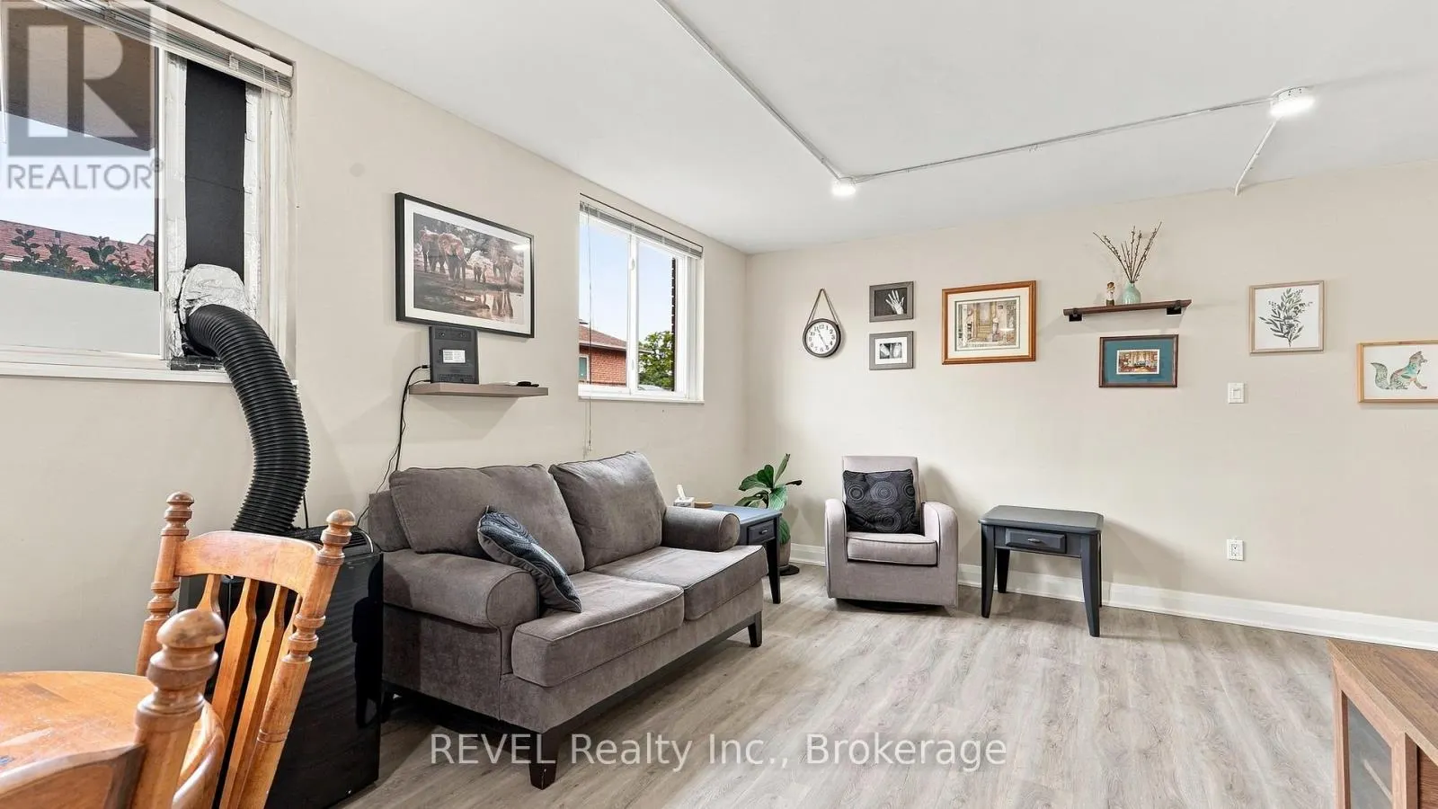 3 - 450 CARLTON STREET #3