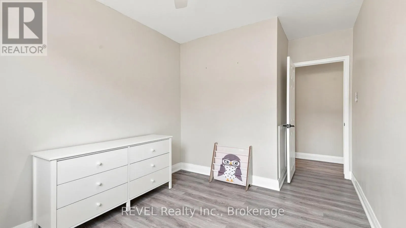 3 - 450 CARLTON STREET #3